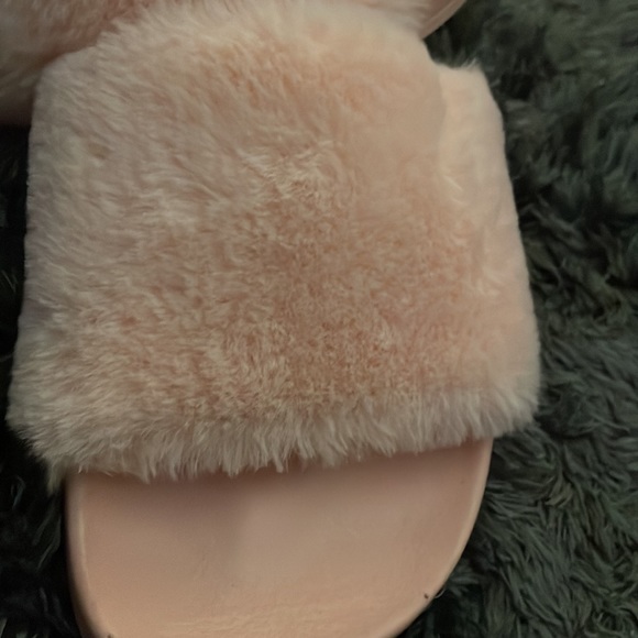 Fuzzy slides - Picture 3 of 9